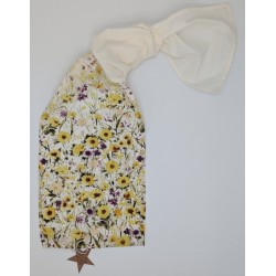 Foulard soyeux jaune tendre